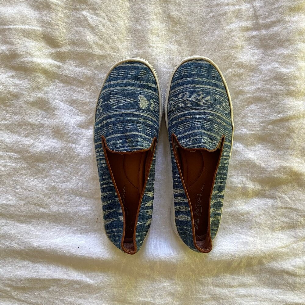 Adventure Sneakers | Teysha